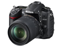 Nikon D7000 Digital SLR Camera with 18-105mm Lens